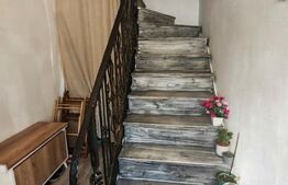 Apartament la casa, 3 camere, 70 mp, curte privata, zona Ultracentrala