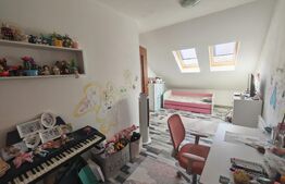 Apartament la casa, 3 camere, curte privata, zona centrala