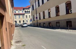 Aapartament 2 camere de vanzare, 61 mp, curte comuna, zona Ultracentrala