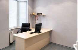 Casa de vanzare cu 5 camere, 298 mp, Cartierul Rogerius 