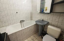 Apartament 3 camere de vanzare, 58 mp, zona Nufarul