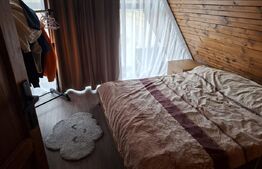 Casă A-Frame cu godpodarie completă și proprietate deosebită pe 9.587 mp 