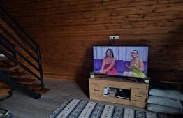 Casă A-Frame cu godpodarie completă și proprietate deosebită pe 9.587 mp 