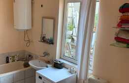 Casă de vânzare în zona centrală! Teren de 118 mp! 