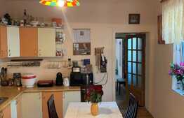 Casă de vânzare în zona centrală! Teren de 118 mp! 