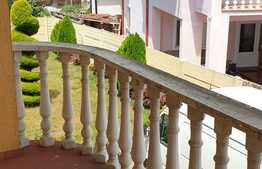 Casă cu 5 camere, 660 mp teren, zona centrală!