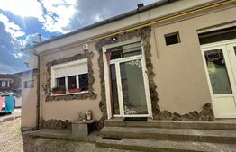 Casă pe Primariei cu 5 camere de 231 mp curte comuna pretabila pt Booking sau  spatiu comercial