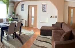 Apartament de 3 camere, 80 mp, decomandat, într-o zonă ușor accesibilă