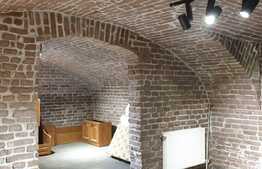 Casă de vanzare, 130 mp utili, teren de 150 mp, ultracentral!