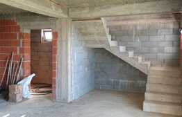 Casă pe deal, 170 mp, teren de 635 mp, priveliște panoramică!