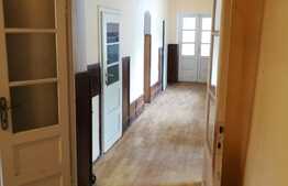 Casa de 159 mp, 395 mp teren, cu regim de P+3, zona Centrala 