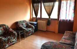 Apartament de 3 camere, 55 mp, 1 baie și 1 bucătărie semidecomandată, zona centrală