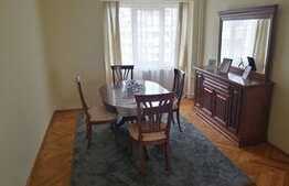 Apartament de 3 camere, 100 mp, decomandat, zona centrala 