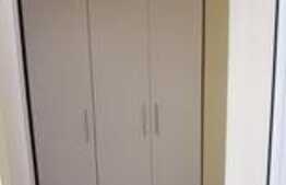 Apartament de 3 camere, 100 mp, decomandat, zona centrala 