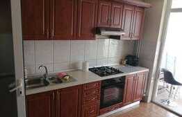 Apartament de 3 camere, 100 mp, decomandat, zona centrala 