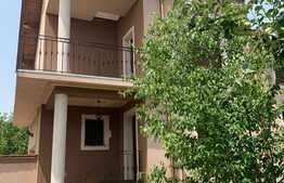 Casă spațioasă cu grădină în zona Nufărul 2 ,180 mp utili, teren de 500 mp