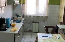 Apartament de 3 camere, 70 mp, decomandat, zonă de interes!