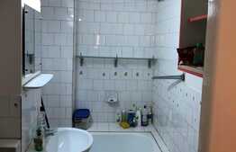 Apartament de 3 camere, 70 mp, decomandat, zonă de interes!