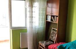 Apartament de 3 camere, 70 mp, decomandat, zonă de interes!