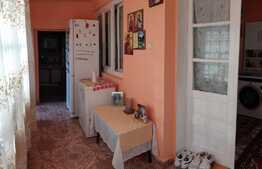 Casă de 3 camere, 506 mp teren în Ioșia!