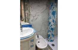 Apartament la casa, curte comuna, 48 mp, zona magazinului Crisul!