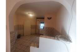 Apartament de vanzare cu 3 camere zona Nufarul!