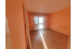 Apartament de vanzare cu 3 camere zona Nufarul!