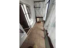 Apartament de vanzare cu 3 camere zona Nufarul!