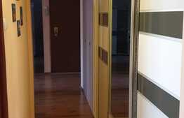 Apartament de 3 camere, tip PB, decomandat, etaj 3, parcare, zona Rogerius!
