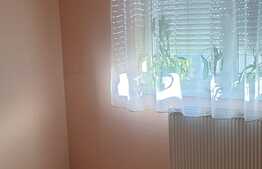 Apartament de 3 camere, tip PB, decomandat, etaj 3, parcare, zona Rogerius!