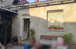 Casa de 65 mp utili, zona Decebal