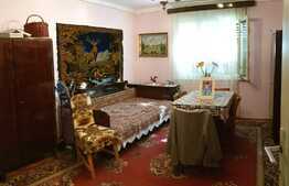 Casă de 90 mp și curte de 317 mp lângă Lotus