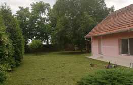 Casa in Ungaria, teren de 1438 mp