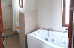 Casă cu 3 dormitoare Nufărul - Sînmartin