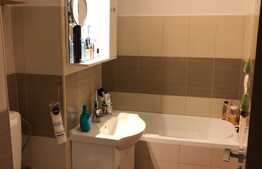 Apartament de 4 camere, spațios și confortabil, decomandat, etaj 1,într-o zonă cu numeroase facilități