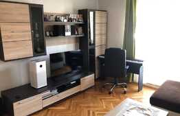 Apartament de 4 camere, spațios și confortabil, decomandat, etaj 1,într-o zonă cu numeroase facilități