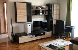 Apartament de 4 camere, spațios și confortabil, decomandat, etaj 1,într-o zonă cu numeroase facilități