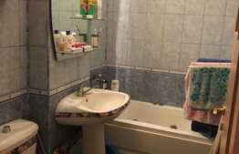 Apartament de 3 camere, semidecomandat, confortabil, situat într-o zonă liniștită