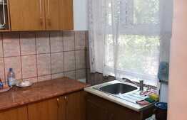 Apartament de 3 camere, semidecomandat, confortabil, situat într-o zonă liniștită