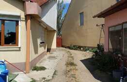 Casă cu teren de 846 mp în Episcopia