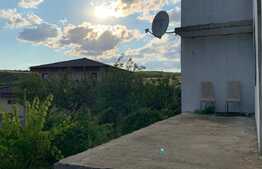 Casa cu vedere catre lac in zona Hanul Pescarilor, 237 mp utili, teren de 1000 mp 