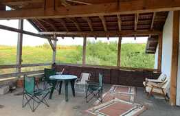 Casa cu vedere catre lac in zona Hanul Pescarilor, 237 mp utili, teren de 1000 mp 