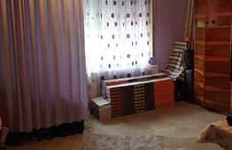 Casă cu 520 mp teren singur în curte în centru