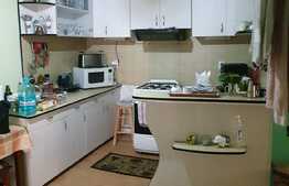 Casă cu 520 mp teren singur în curte în centru