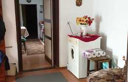 Casă cu 520 mp teren singur în curte în centru