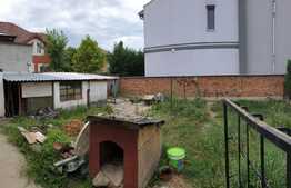 Casă cu 520 mp teren singur în curte în centru