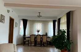 Vilă spațioasă, 372 mp utili, teren de 747 mp, în zona Oncea