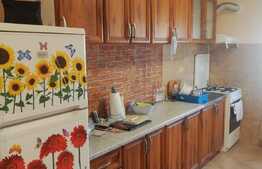 Apartament de 3 camere , in zona Rogerius 