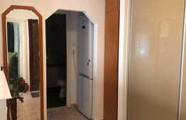 Apartament de 2 camere,decomandat, etaj 2, 60 mp utili, spațios în zona Decebal