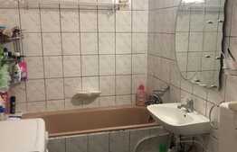 Apartament de 2 camere,decomandat, etaj 2, 60 mp utili, spațios în zona Decebal